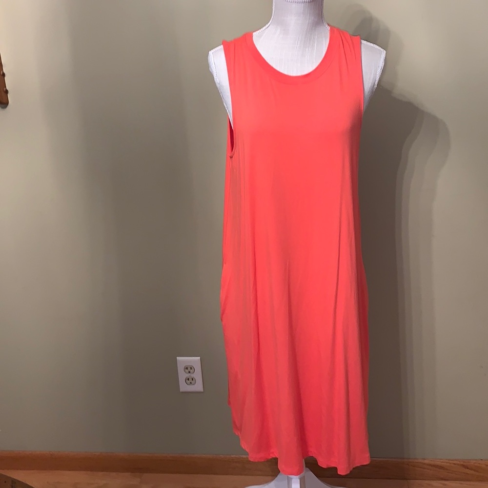 Time and Tru sleeveless dress with pockets. Pretty coral color. Size Large NWOT